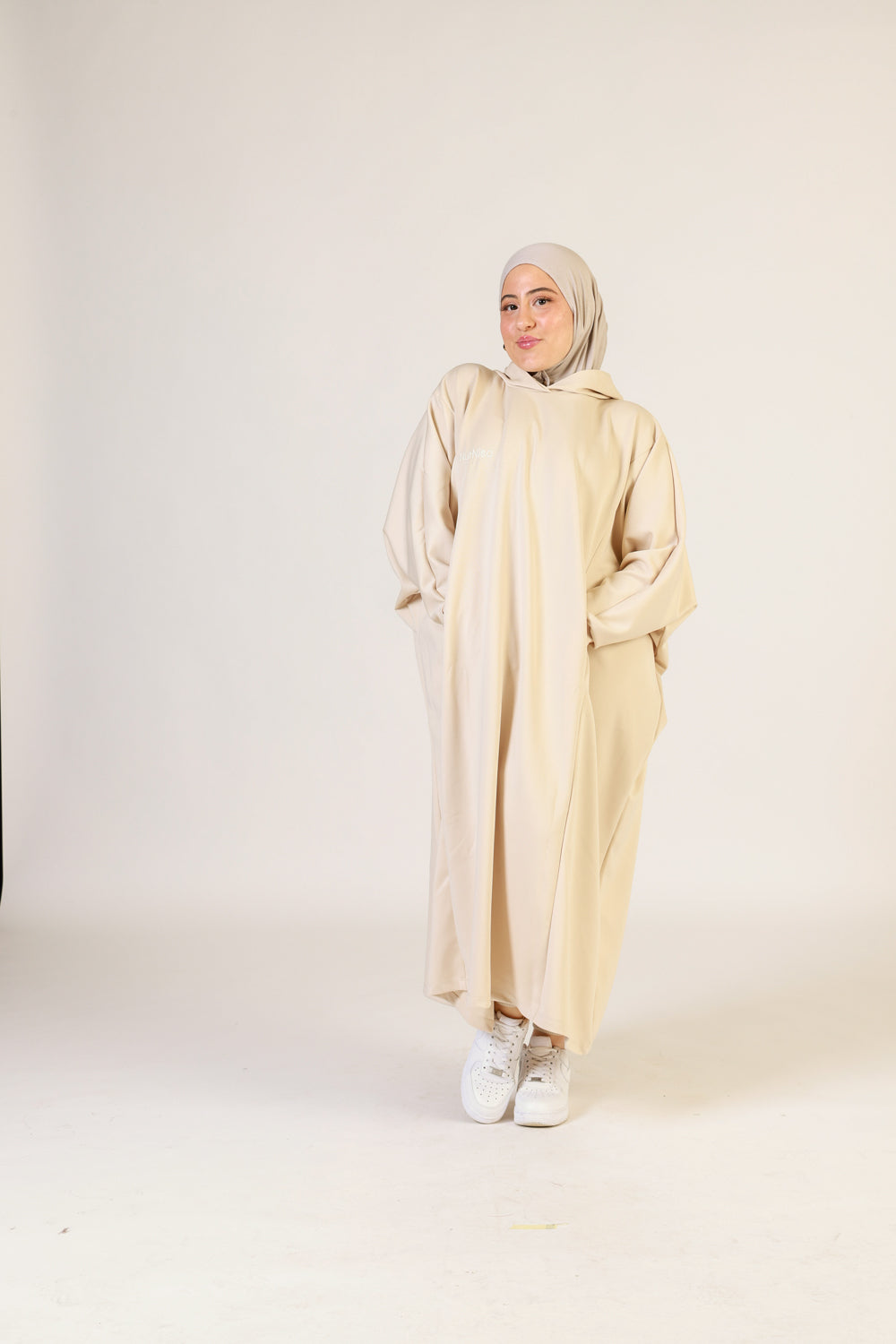 Abaya Hoodie Scupa – Style Urbain et Confort Absolu