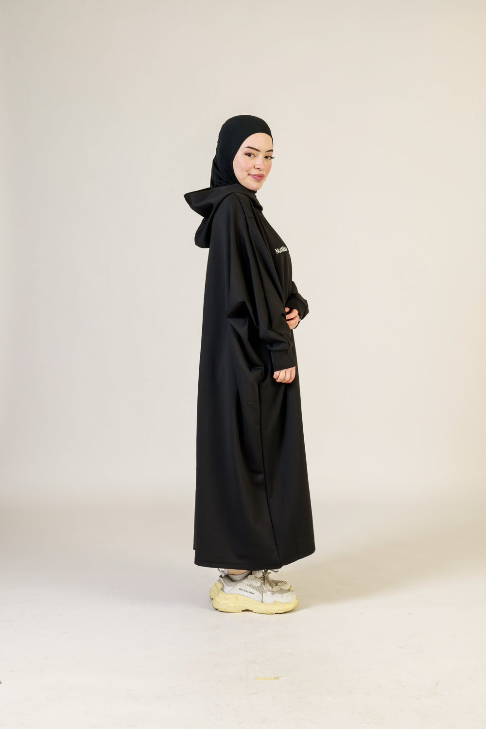 Abaya Hoodie Scupa – Style Urbain et Confort Absolu
